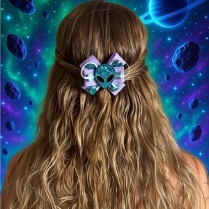 Alien Bow Hair Accessory